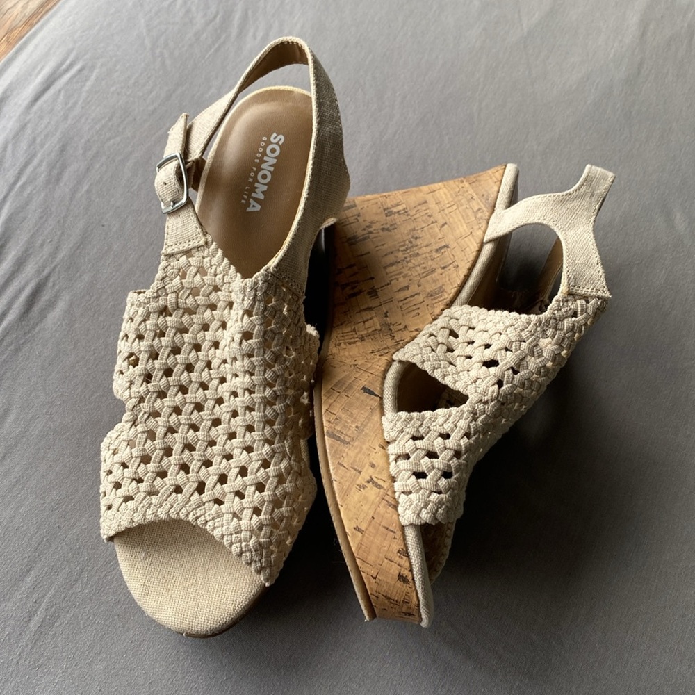 Sonoma Cute Beige Open Toe Sandal Wedges